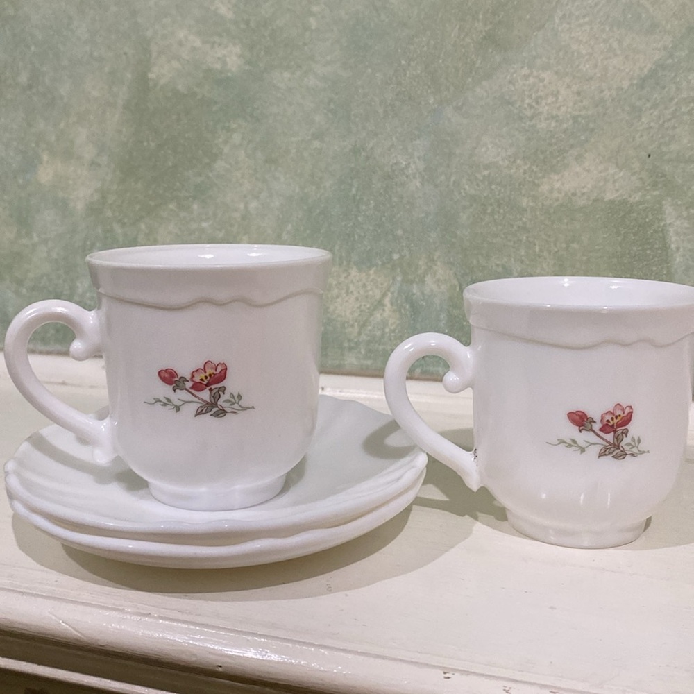 Florentine by Arcopal, 2 vintage tea/coffee cups and saucers - Picture 2 of 11